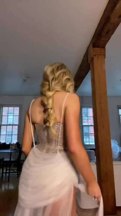 Sabrina&rsquo;s dress for the MTV VMAs | TikTok September 2023