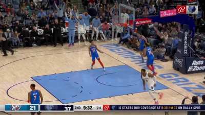 [Highlight] Ja crazy half court bounce pass to Tillman for a slam
