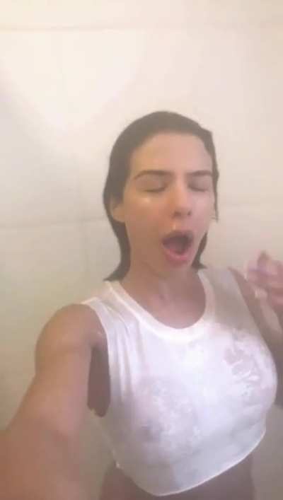 🍅👕🚿