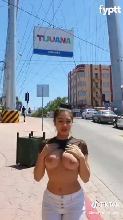 I love tiddies