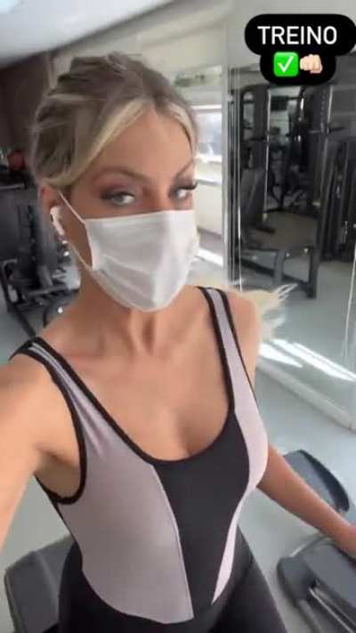 Renata fan