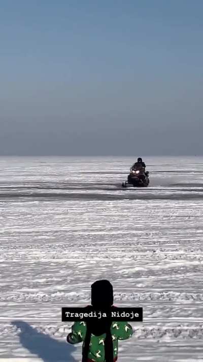 [LFO] Man dies in snowmobile accident