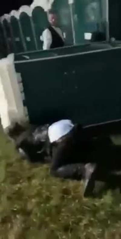 HMB while I use the loo