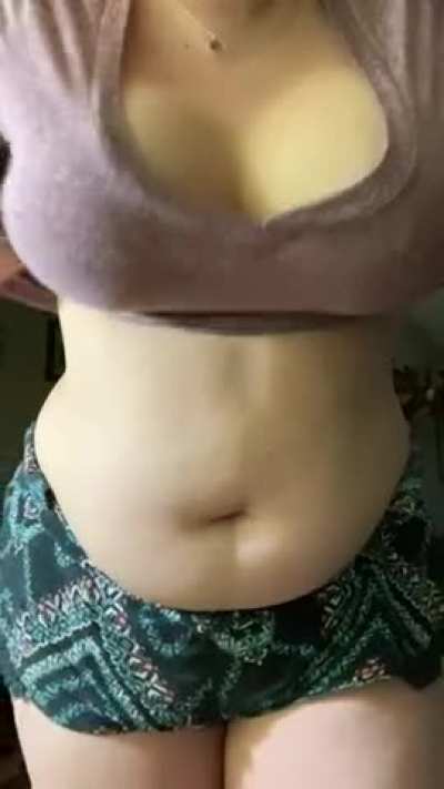 Curvy tit drop