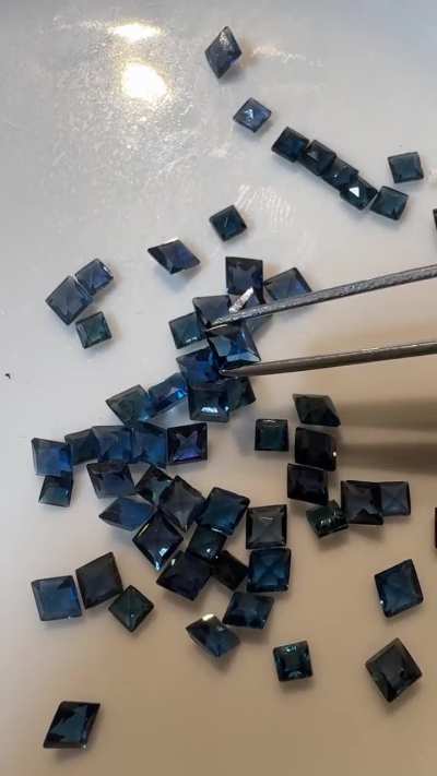 Help with lot of blueish stones (RI of 1.77)