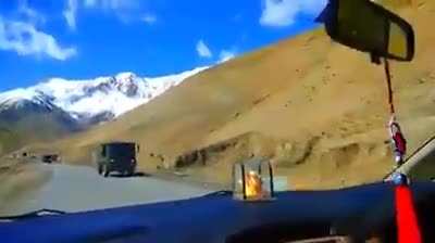 BREAKING &ndash; Massive reinforcements by the Indian army to counter Chinese occupation of disputed Ladakh Border sector between China and India.