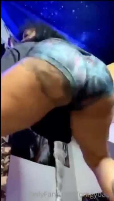 🍑🤤