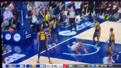 [Highlight] Myles Turner's big rejection on Jordan Poole.