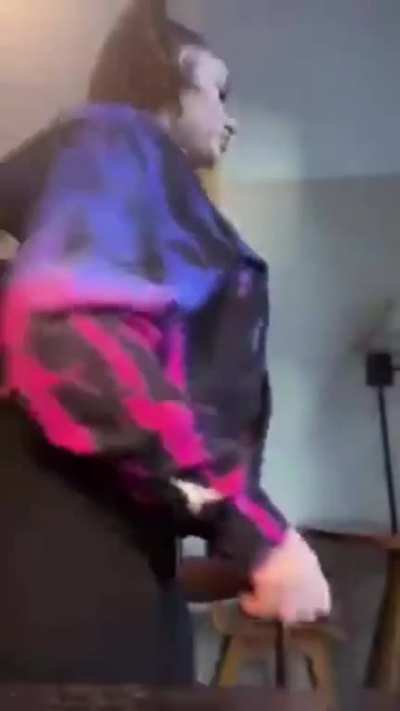 ️ ️