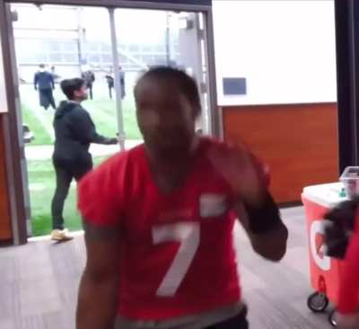 Reminding yall of one of the funniest vids I&rsquo;ve seen😭