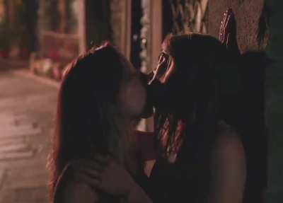 Alison Brie and Aubrey Plaza Are Your Favorite Lesbians