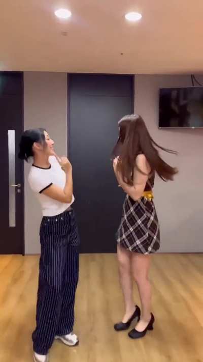 Sullyoon+Jihyo Killin&rsquo; Me Good challenge