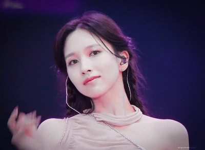 230521 Mina