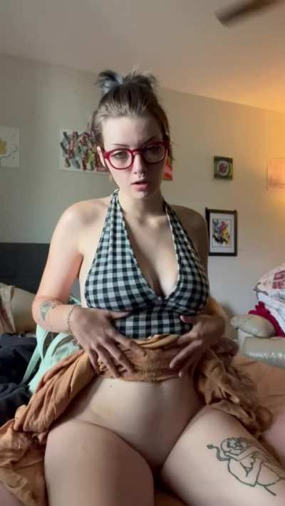 There&rsquo;s only 1 piece of cloth between you and my tits. Let&rsquo;s change that..