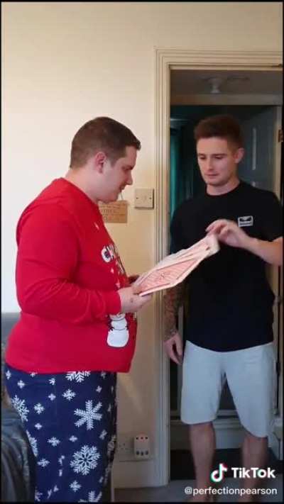 Amazing magic trick. (British Humour at its finest)