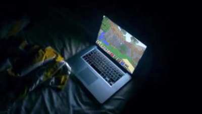 2012 serin bir yaz akşamı ailen uyurken minecraft oynuyorsundur.