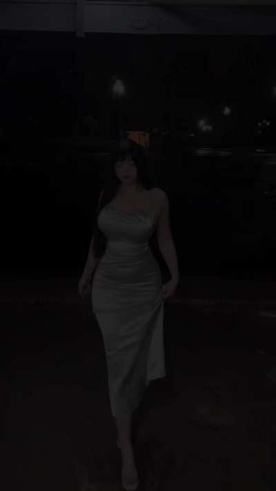 curvy asian