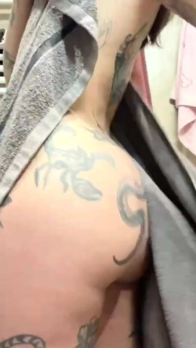 After shower twerk, is really fun