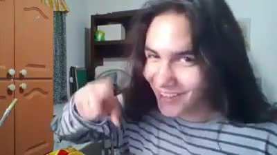 When haces tus momos en video ...