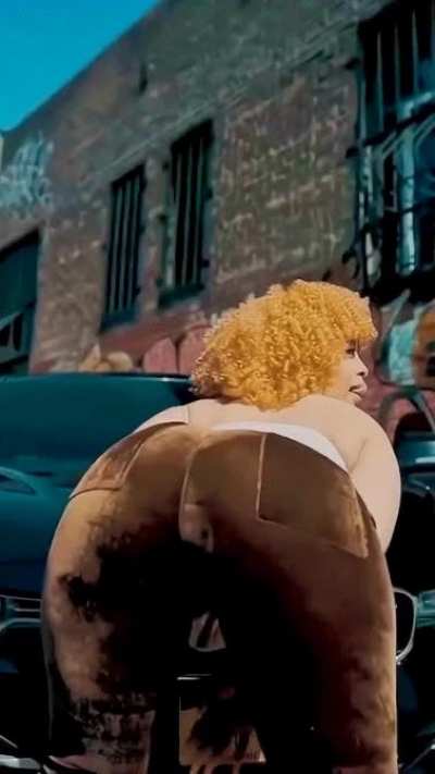 Ice Spice Shaking Ass 🔥