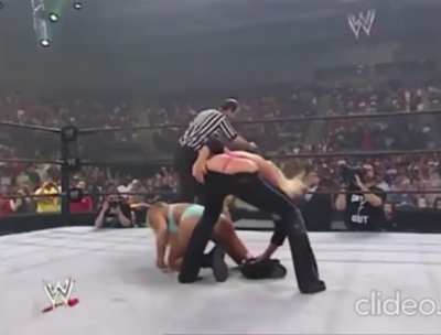 Trish Stratus&rsquo;s thong exposed