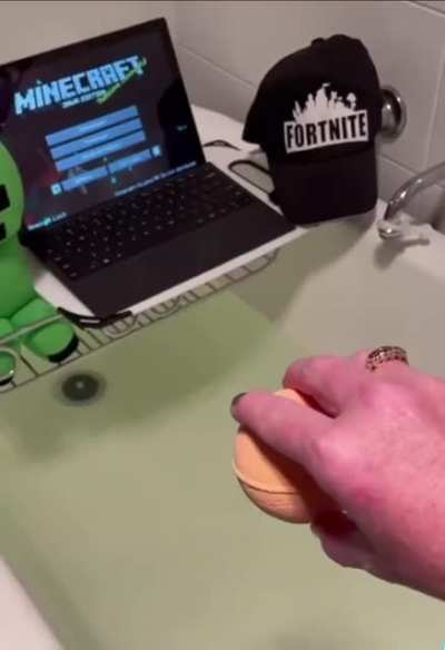 Chad Gamer&rsquo;s Piss Bath &trade;