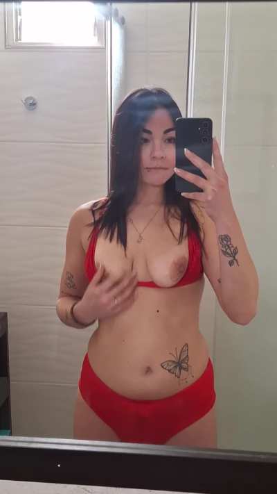 First 95 people to comment 'yes' get nudes from me, serious