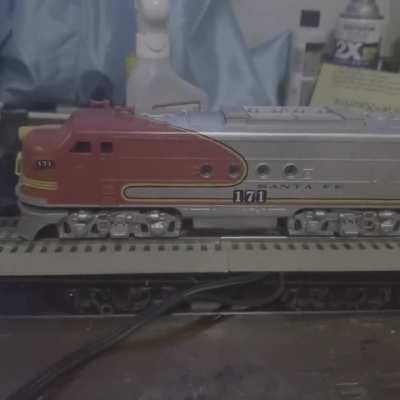 inherited lionel santa fe passenger set  Diesel not moving