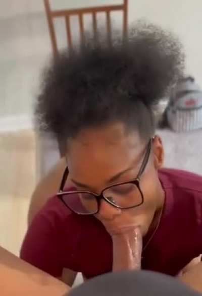 That thang arched as she&rsquo;s sucking