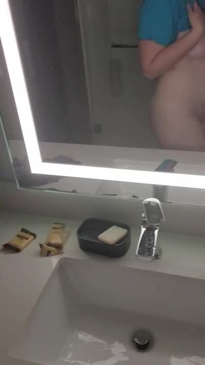 I've never been fucked in a hotel. All I can think about is being bent over 😩
