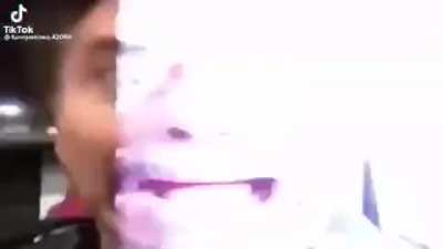 😳