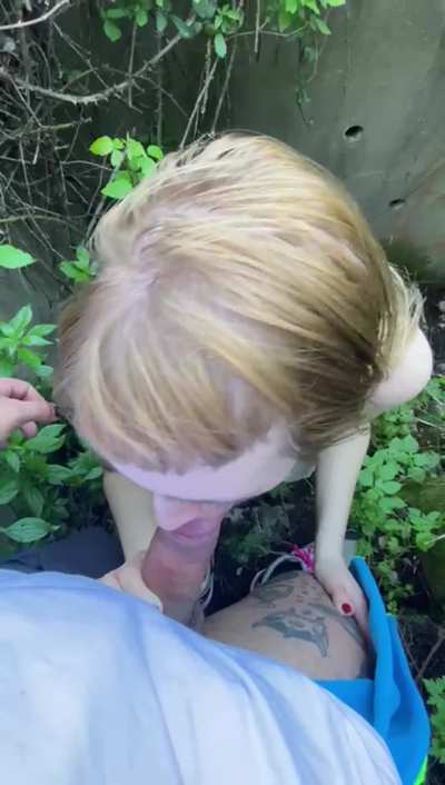 love sucking daddys dick in public (18+)