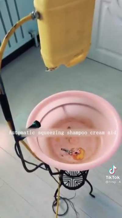 a robot that washes your hair