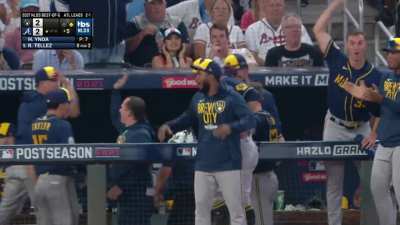 [Highlight] Rowdy Tellez hits a 2-run shot into center field, his second HR in the series that puts the Brewers up 4-2!