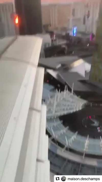 Dumbass in Vegas climbs aria and preaches anti mask rhetoric