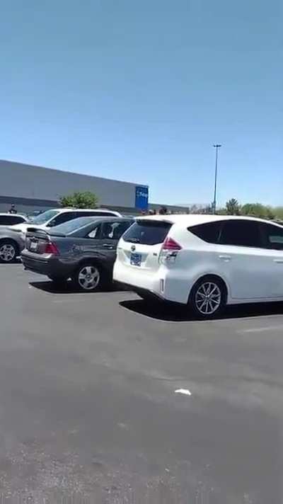 You know you fucked up when the whole parking turns against you