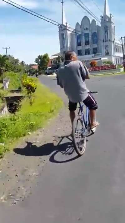 Only in Indonesia: Gowes Gospel