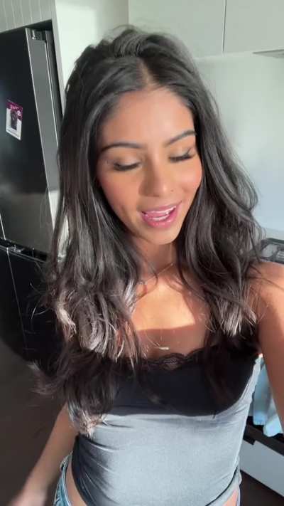I&rsquo;m only posting beautiful women from now on