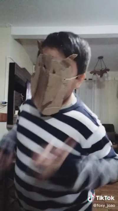 El ADMIN DESPU&Eacute;S DE BEBER WHISKY PARA MENORES😠👊