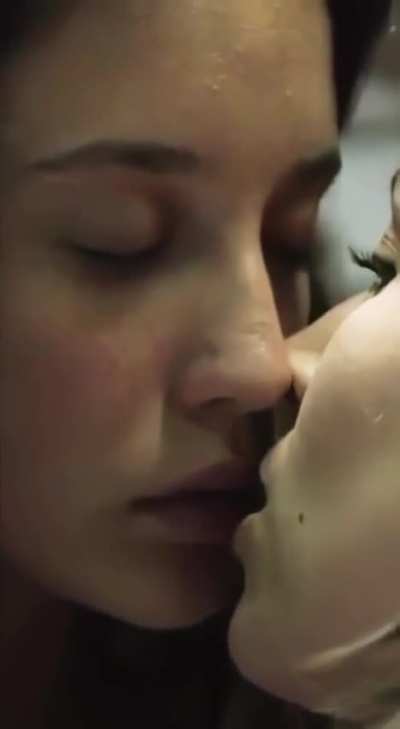 Mar&iacute;a Pedraza and Ursula 