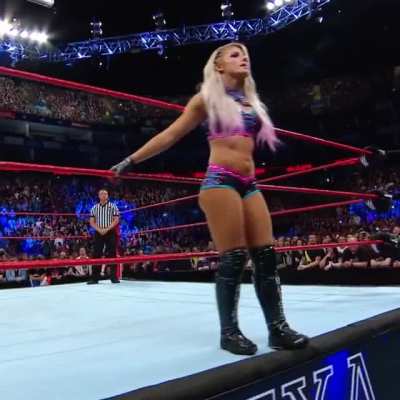 Alexa Bliss 👀