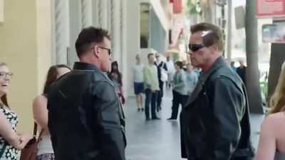 Arnold Schwarzenegger, playing practical jokes on his fans, dressed up as The Terminator