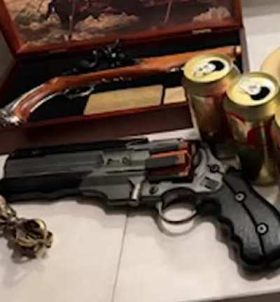 Elon.