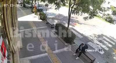 Drive-by motorcycle bandit snatches phone in broad daylight, soon discovers that observant undercover cops might be Incredibly Close &amp; Extremely Pushy.