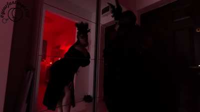 Would you secretly sniff my butt while we attend this masked banquette ?🤫👃🍑💨💨💨💨