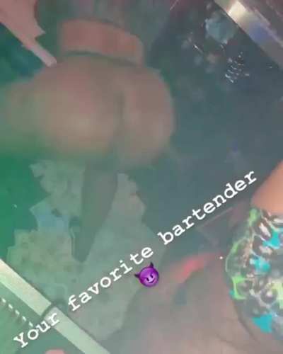 She backin it up like a dumper truck