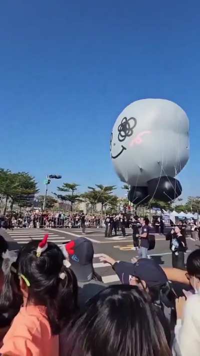251213 Jisoo (SHUMON) made its debut as parade character at the 18th &lsquo;OPEN! Giant Balloon Parade&rsquo; in Kaohsiung, Taiwan!