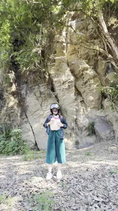 Droppin' them titties in nature