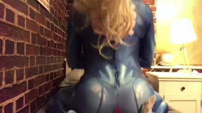 POV: Samus cosplayer rides your cock