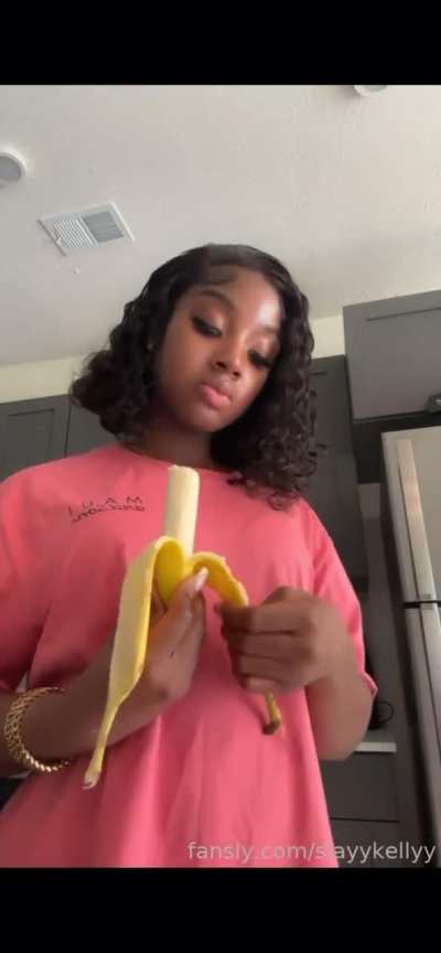 Sucking on dat banana